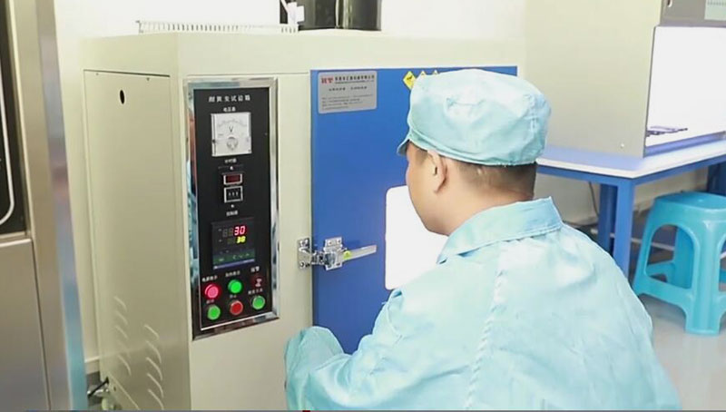 硅膠制品噴有手感油有什么作用？